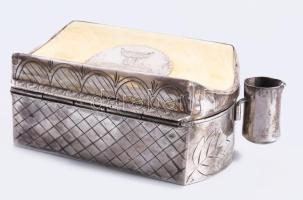 Ezüst (Ag) úti hanukkia, samesszal. Fedelén elefántcsont-lap rárakással, jelzett, 1810, Bécs, 13 lat...