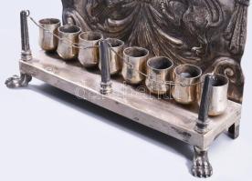 Ezüst (Ag) menóra oroszlánok és a kőtábla ábrázolásával, samesszel. cca 1867-1920, Prága jelzett, JK...