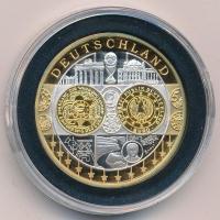 2002-2010 k. "Emlékérem az euróövezet országainak közös valutájáról - Németország" aranyozott, ezüstözött Cu-Ni emlékérem kapszulában, tanúsítvánnyal (35mm) T:PP
