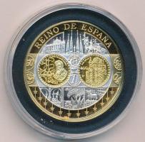 2002-2010 k. "Emlékérem az euróövezet országainak közös valutájáról - Spanyolország" aranyozott, ezüstözött Cu-Ni emlékérem kapszulában, tanúsítvánnyal (35mm) T:PP