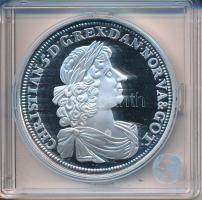 "Skandinávia 1678-as Speciedaler érméjének jelzett utánverete" Ag (20g/0.999/40mm) kapszulában, tanúsítvánnyal T:PP "Copy of the Scandinavian 1678 Speciedaler coin" Ag (20g/0.999/40mm) in capsule, with certificate C:PP