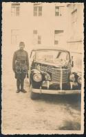 cca 1940 Katonai sofőr Opel gépkocsi mellett. fotólap 9x14 cm