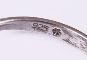 Ezüst (Ag) gyűrű, m:59, jelzett, tűzopállal, bruttó 3,2g