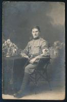 ca 1910 Katona vöröskeresztes karszalaggal és jelvénnyel