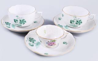 Herendi 3 darab csészealj d:14 cm, 2 darab csésze + sérült csésze, klf jelzéssel.