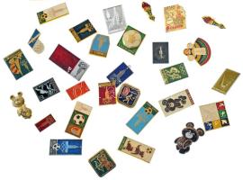 Kis zacskónyi (~29db) olimpiai jelvény tétel, javarészben orosz / szovjet T:vegyes Mixed lot of Olympic badges (~29pcs), mostly Russian / Soviet T:mixed