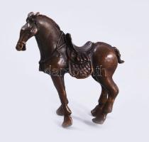 Patinázott bronz ló figura, hibátlan, m: 7 cm