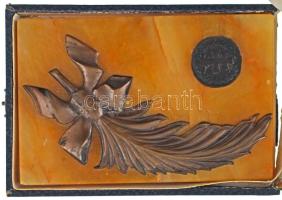 1930-1940 k. Levente plakett márványtalpon, eredeti sérült tokban (95x148mm) T:XF