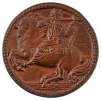 Göröntsér Greff Lajos (1888-1976) DN Jobbra íjjal lövő ősmagyar lovas harcos egyoldalas, öntött bronz plakett (97mm) T:AU,XF apró patina / Hungary ND one-sided, cast bronze plaque of an ancient Hungarian horseman shooting a bow to the right. Sign: Lajos Göröntsér Greff (1888-1976) (97mm) C:AU,XF small patina HP 2627.