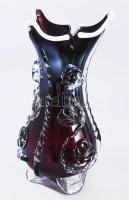 Iparművész vörösüveg váza, színtelen és fehérüveg rátétekkel, szakított üveg, jelzés nélkül, hibátlan, m: 35 cm