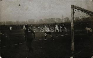 1924 FTC Ferencváros - Rapid (Bécs) labdarúgó mérkőzés, focisták. Schäffer Ármin felvétele / FTC - Rapid Wien football match, players, sport photo (EK)
