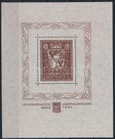 1934 Vaduz blokk Mi 1 szépen centrált jó minőségű, friss színű blokk a kereten alig látható falcnyommal, a bélyeg kifogástalan postatiszta. / Mi block 1 with original gum, almost invisible hinge remnant on margin (Mi EUR 1.700.-)