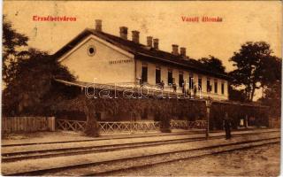 Erzsébetváros, Dumbraveni; vasútállomás. Scholtes A. kiadása (W.L.?) 762. / railway station (ázott sarkak / wet corners)