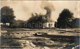 Orosz vandalizmus. Kotilla Károly felvétele. Hadifénykép Kiállítás, Hadsegélyező Hivatal Kiadványa / WWI Austro-Hungarian K.u.K. military, traces of Russian vandalism, ruins (fl)
