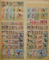 Magyar tétel a Krajcárosoktól 1959-ig, benne sok teljes sor több példányban is főleg a 30-as 50-es é...