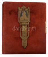 cca 1900 Bordó bársonyborítású, fémverettel díszített fotóalbum keményhátú fotók (vizitkártyák, kabinetfotók) számára, a lapok egy részén litografált virágos díszítéssel, korának megfelelő állapotban, helyenként kissé sérült albumlapokkal, üres, 31x26x6 cm