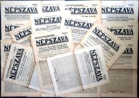 [Folyóirat] 19 hiányos Népszava-lapszám [csak a II. világháborúról tudósító oldalak vannak meg] az 1941. szeptember 28. - 1942. december 22. közötti időszakból: Népszava 69/220. (1941. szeptember 28.) 4 p. Német hadijelentés a kijevi csata lezáródásáról. Népszava 69/221. (1941. szeptember 30.) 4 p. Hadműveletek Leningrádnál és Ukrajnában a háború századik napján. Népszava 69/230. (1941. október 10.) 4 p. Hitler napiparancsa az év utolsó nagy, döntő csatájáról. Washington a kölcsöntörvény kiterjesztését javasolja a Szovjetunióra. Népszava 69/236. (1941. október 17.) 4 p. Moszkvától száz kilométerre, a szovjet főváros külső védelmi vonalán folyik a harc. Odessza elesett. Miniszteri értekezlet helyett haditanácsot tartott Roosevelt. Pétain várfogságra ítélte Léon Blumot és Daladier-t. Népszava 69/238. (1941. október 19.) 1-2, 5-6 p. A japán kormány fő célja a kínai háború befejezése és a "nagy-ázsiai élettér" megvalósítása. Bevin felhívása az angol munkásokhoz. A német főparancsnokság a vjazma-brjanszki kettős csata végeredményét közli. Népszava 69/239. (1941. október 21.) 4 p. Támadó hadműveletek a Donyec-medence ellen. Német főkormányzósággá alakították át a balti államokat. Odesszát bekebelezték a románok. Az angolszász hatalmak továbbra is mereven szemben állnak a "nagy-ázsiai élettér" japán politikájával. Népszava 69/240. (1941. október 22.) 4 p. Német nyilatkozat Moszkva ostromának jelentőségéről. A hadi helyzet Sztálino és Dagő elfoglalása után. Tokióban bejelentették a japán-amerikai tárgyalások folytatását. A szlovák elnök és miniszterelnök látogatást tett Hitlernél a vezéri főhadiszálláson. Népszava 69/241. (1941. október 23.) 4 p. Pétain drámai hangú beszédet intézett a franciákhoz. Eddig 50 túszt végeztek ki a merénylet miatt. Amerikai lobogó alatt haladó hajók elsüllyesztését jelenti Washington. A honvédcsapatok kiemelkedő szerepe a donyeci hadműveletekben. Népszava 70/45. (1942. február 25.) 1-2, 5-6 p. A Stampa cikke Törökországról és a Kaukázusról. -- Berlini jelentések a keleti front középső és déli szakaszán elhárított erős szovjet támadásról. Újabb atlanti nyilatkozat készül a Szovjetunió bevonásával. Washingtoni bejelentés újabb angol-amerikai kölcsön- és bérlet-megállapodásról. Népszava 70/46. (1942. február 26.) 1-2, 5-6 p. Német jelentés a 16. hadsereg arcvonalán vívott súlyos harcokról. Tokiói jelentés Moszkva és Csungking új megállapodásáról. Keitel pozsonyi látogatása. Népszava 70/263. (1942. november 20.) 4 p. Megindultak az előcsatározások Tuniszban. Pétain teljhatalmú diktátorrá nevezte ki Lavalt. Visszavert szovjet támadások a Don mentén. Népszava 70/264. (1942. november 21.) 6 p. Kállay miniszterelnök nagy beszéde a képviselőházban. November 30-tól 16 deka a napi kenyéradag. A tengelycsapatok kiürítették Bengázit. Mozgósítják Francia Észak-Afrika lakosságát a tengelyhatalmak ellen. Népszava 70/270. (1942. november 28.) 4 p. Hitler és Mussolini parancsára megszállták Toulon hadikikötőjét. A tengerészek a vichy-i kormány parancsa ellenére elsüllyesztették a hajók egy részét. Tengelycsapatok és brit páncéloserők összeütközése Agedabia és El-Agheila között. Folytatódnak a súlyos harcok a Volga-Don-vidéken és a középső arcvonalszakaszon. Népszava 70/271. (1942. november 29.) 4 p. A Kaukázustól a Valdáj-fennsíkig folynak az elkeseredett elhárítóharcok. Súlyos elhárítóharcok a sztálingrádi és toropeci arcvonal-kanyarulatokban. A szovjet offenzíva közvetlenül nem érinti a Don menti magyar szakaszt. Részletek Toulon megszállásáról. Népszava 70/276. (1942. december 5.) 4 p. A Jeges-tengertől a Kaukázusig folynak a nagy elhárítócsaták. Az USA nagy gondja a behívások nyomán elvesztett munkaerő pótlása a hadiiparban és a mezőgazdaságban. Angolszász csapatok szállták meg Elefántcsontpart nyugat-afrikai francia gyarmatot is. A doni arcvonalon Voronyezs mindkét oldalán nyugalom uralkodik. Népszava 70/280. (1942. december 11.) 1-2, 5-6 p. A német, olasz és japán külügyminiszter 11-én rádióbeszédet mond az USÁ-val kitört háborúról. Meghiúsult angolszász páncélos előtörés Tebourbától délnyugatra. Újabb légitámadás Torino ellen. Róma bombázását követelték az angol felsőházban. Súlyos harcok a Don-vidéken és a középső arcvonalszakaszon. Népszava 70/286. (1942. december 18.) 1-2, 5-6 p. A szovjet különösen Sztálingrád körül és a Donnál fokozta erőinek bevetését, jelenti Berlin. Felhasználja-e Rommel az afrikai Maginot-vonalat? Göbbels, Schmidt és Eden a háború és a háború utáni idők kérdéseiről. A karácsonyi vasúti utazások korlátozása. Rendelet a zsidó munkaszolgálatosok zsidó ünnepeken történő foglalkoztatásáról. Népszava 70/287. (1942. december 19.) 1-2, 5-6 p. Visszavert szovjet támadások a középső arcvonalon. Voronyezsnél nagyobb szovjet támadást vár Berlin. A Volga és a Don között további térnyerésről számol be a német hadijelentés. Német katonai szakértők nem tulajdonítanak jelentőséget a líbiai harcoknak. A briteknek nem sikerült megállásra kényszeríteniük a nyugat felé vonuló Rommelt. Népszava 70/289. (1942. december 22.) 4 p. Súlyos és elkeseredett elhárítóharcok a Don mellett. Berlini jelentések a szovjet betörések elreteszeléséről. Kiélesedett a nyugati légi háború. Az első japán bombatámadás Kalkutta ellen. Minden szám fűzve, eredeti borítókban, félbehajtva.