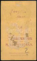 cca 1880 Kisfiú cifraszűrben, vizitkártya Andrássy Mór fényirdai műterméből (Rozsnyó és Rimaszombat)...