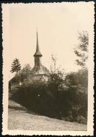 cca 1930-1940 Hosszúújfalu, görögkatolikus fatemplom, a hátoldalon feliratozott fotó, 9x6 cm / Husia...