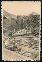 cca 1930 Felsővisó (Máramaros), fűrésztelep, a hátoldalon feliratozott fotó, 9x6 cm / Viseu de Sus (Maramures), sawmill, photo