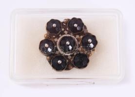 Antik bross, sérüléssel, d: 3 cm