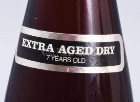 cca 1960-as évek vége / 1970-es évek eleje Havana Club 7 éves kubai rum, bontatlan palack, a hátsó c...