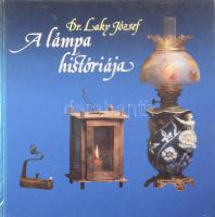 Laky József: A lámpa históriája. Bp., 1988, Műszaki Könyvkiadó. Fekete-fehér és színes képekkel illusztrálva. Kiadói kartonált papírkötés. A belső kötéstáblán Szirmai Árpád filmproducer, világosító részére szóló ajándékozási sorokkal és aláírásokkal.