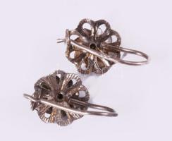 Ezüst (Ag) fülbevaló pár gránát berakással, jelzett, bruttó 0,9g