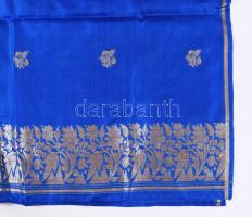 Régi kék alapon hímzéses sál