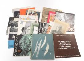 Vegyes kiállítási katalógus tétel (Bernáth Aurél, Kovács Margit, Kassák Emlékmúzeum, Boros Miklós, stb.), összesen 29 db, változó állapotban