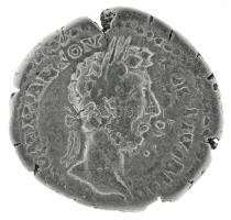 Római Birodalom 184 / Commodus / Róma / Denarius ezüstözött (2,51g) T:VF kitörések / Roman Empire 184 / Commodus / Rome / Denarius silvered "[M] COMM ANTON AVG PIVS BRIT / PM TR P VIIII IMP VII COS IIII P P" Victory walking left, holding wreath and palm branch (2,51g) C:VF cracks RIC III 93, Seaby RSC II 466