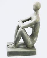 Asszonyi Tamás (1942-): Ülő nő. Festett kerámia, jelzett, minimális kopottsággal, m: 20 cm