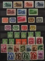 Vegyes magyar tétel nagyrészt a Pengő időszakból, sorokkal, blokkokkal, 8 lapos, A/4-es Philux berak...