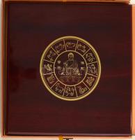 Kína DN "Kínai horoszkóp" 13xklf aranyozott emlékérem kapszulában, mahagóni díszdobozban, ...