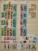 1958-1989 Gyűjtemény sorokkal, másodpéldányokkal, közte sok ívszéli / ívsarki kiadás, összefüggések is, 16 lapos A/4 berakóban