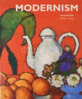 Hungarian Modernism 1900-1950. Selection from the Kieselbach Collection. Bp.,1999, Kieselbach Gallery. Angol nyelven. Fekete-fehér és színes képekkel, többek közt Csontváry-Kosztka Tivadar, Rippl-Rónai József, Berény Róbert, Kmetty János, Patkó Károly, Kádár Béla, Scheiber Hugó, Uitz Béla, Vajda Lajos műveinek reprodukcióival. Kiadói egészvászon-kötés, kiadói papír védőborítóban, kartontokban, jó állapotban./ Linen-binding, in paper cover, in English language.