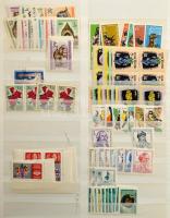 Magyar gyűjtemény kb az 1910-es évektől a 90-es évekig, másodpéldányokkal nagy alakú csavaros berakó...