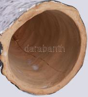 Juhász. Iparművész kerámia figura, belül tűzrepedt, m: 16,5 cm