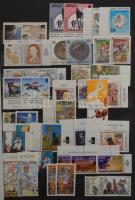 Vegyes európai, tengerentúl bélyegek sok sorral, postatisztákkal nagyrészt A/4 berakókban + 1 db üre...