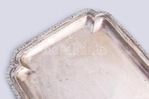 Ezüst (Ag) tálca ismétlődő rózsamintás peremrésszel, 32x15 cm, jelzett, nettó 328g