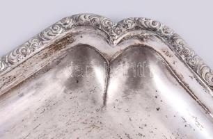 Ezüst (Ag) tálca ismétlődő rózsamintás peremrésszel, 32x15 cm, jelzett, nettó 328g