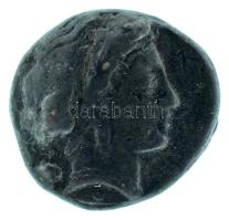 Ókori Görögország / Campania Kr.e. 275-250 / Neapolis / Nomos vagy Didrachma Ag (7,29g) T:VF patina / Ancient Greece / Campania 275-250 BC / Neapolis / Nomos or Didrachm Ag "NEAPOLITHS" Head of nymph right, hair in band; astragalos behind neck / Man-headed bull standing right, head facing; above [Nike flying right, crowing bull] (7,29g) C:VF patina