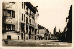 Kassa, Kosice; Srobarova ulica / Srobár utca és Székesegyház, üzletek / street view, cathedral, shops. photo (EK)
