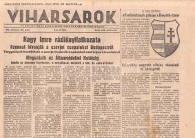 [Folyóirat, 1956.] Viharsarok. Az MDP Csongrád Megyei Bizottsága és a Megyei Tanács Lapja. XII. évfolyam, 256. szám. (1956. október 30.) [Nagy Imre rádiónyilatkozata: Azonnal kivonják a szovjet csapatokat Budapestről. Megszűnik az Államvédelmi Hatóság.] (Hódmezővásárhely), 1956. (Szegedi Nyomda Vállalat). 4 p. Folio. A nagy múltra visszatekintő hódmezővásárhelyi lapkiadás fontos napilapja az 1944-ben indult Vásárhely Népe. A helyi és országos híreket közzétevő lap az idők során kommunista irányítás alá került, 1950-től a Viharsarok nevet vette fel. Lapunk az 1956-os forradalom első napjaiban még erősen szűrte a forradalom budapesti és hódmezővásárhelyi híreit: így a Viharsarok olvasói a lapból nem értesülhettek arról, hogy a vásárhelyi MDP-vezetés a pártkasszával együtt távozott, a gyűlölt helyi Iván-szobrot pedig ledöntötték. A lap hangvétele azonban napokon belül radikálisan megváltozott. Nagy Imre kormányát támogató lapszámunk üdvözli a forradalmi bizottságok döntéseit, a szovjet csapatok kivonásának ígéretét, az ÁVH feloszlatását, valamint fejlécében teszi közzé a Kossuth-címert, a szuverenitás új jelképét. Példányunk jobb alsó sarkán apró hiány. Jó állapotú lapszám, hajtogatva.