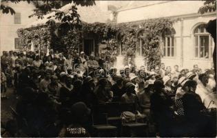 1930 Tábori mise, hölgyek / Military mass, ladies. photo