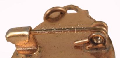 Antik kámea bross, cca 10k finomságú arany (Au) foglalattal, jelzés nélkül, bruttó 3,7g