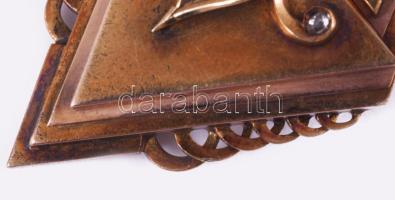 Szecessziós stílusú arany (Au) bross, 14k, 6 darab kisméretű gyémánt berakással, illetve feltehetően...