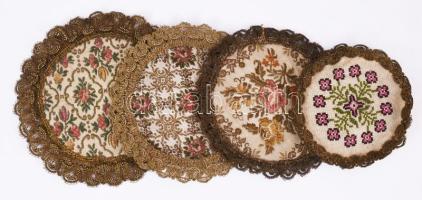 8 darabos asztalteríték szett, terítők és szalvétatartó, jó állapotban