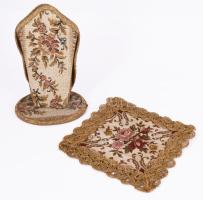 8 darabos asztalteríték szett, terítők és szalvétatartó, jó állapotban