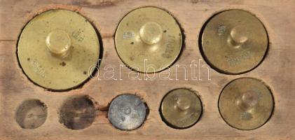 Hiányos bronz súly készlet